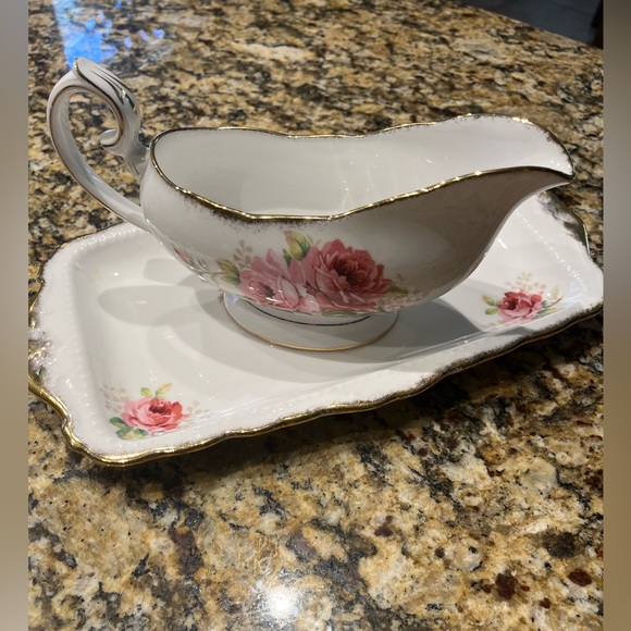 Royal Albert Bone China Set - Picture 2 of 9